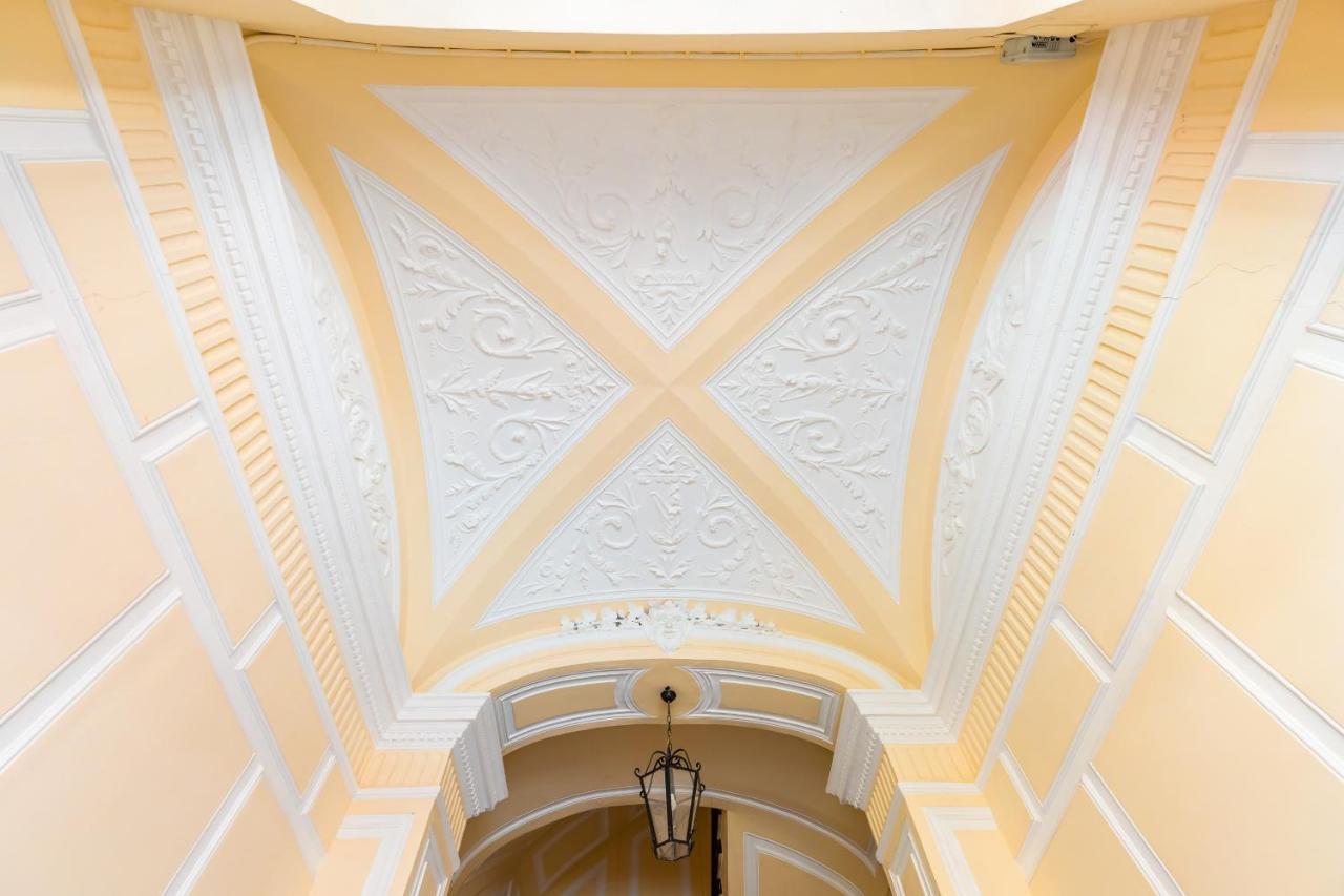 Grand Classic Apartment At San Martino By Napoliapartments Luaran gambar