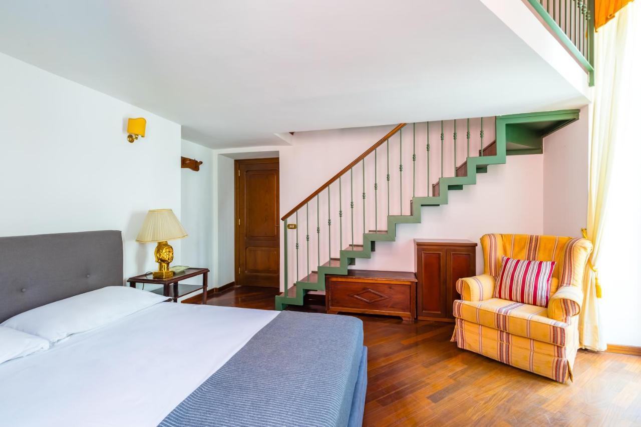 Grand Classic Apartment At San Martino By Napoliapartments Luaran gambar