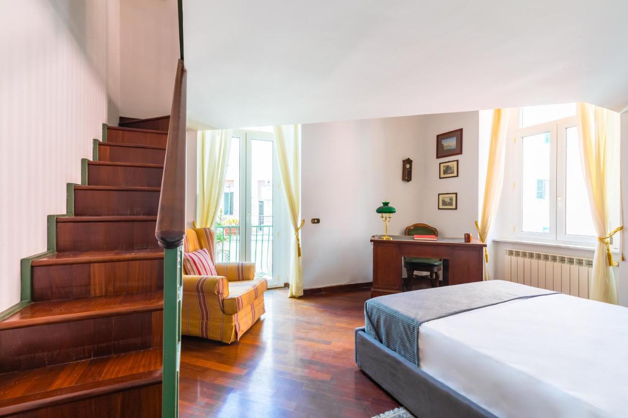 Grand Classic Apartment At San Martino By Napoliapartments Luaran gambar
