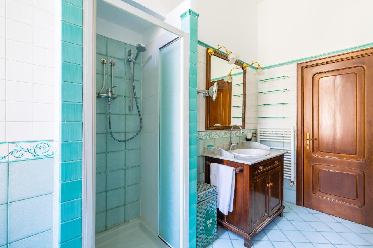 Grand Classic Apartment At San Martino By Napoliapartments Luaran gambar