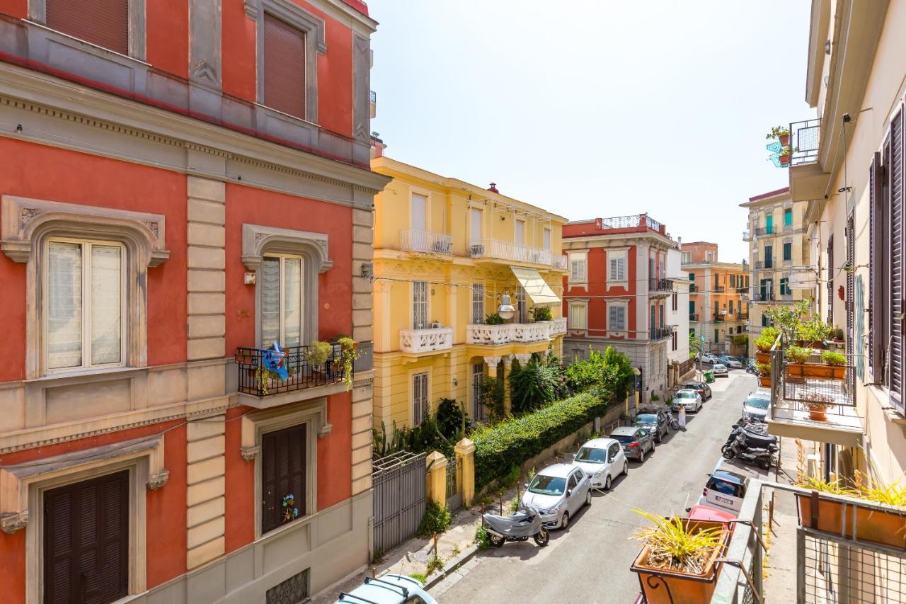 Grand Classic Apartment At San Martino By Napoliapartments Luaran gambar