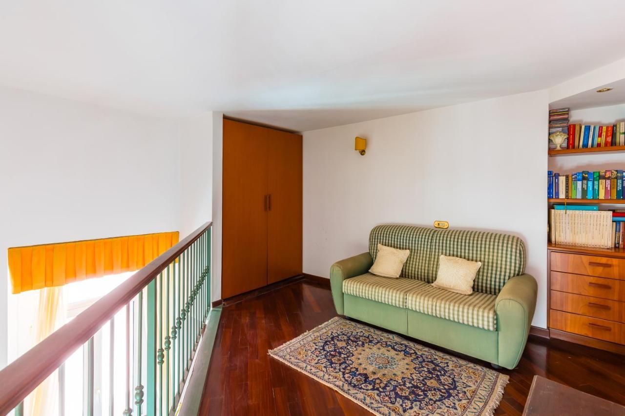 Grand Classic Apartment At San Martino By Napoliapartments Luaran gambar