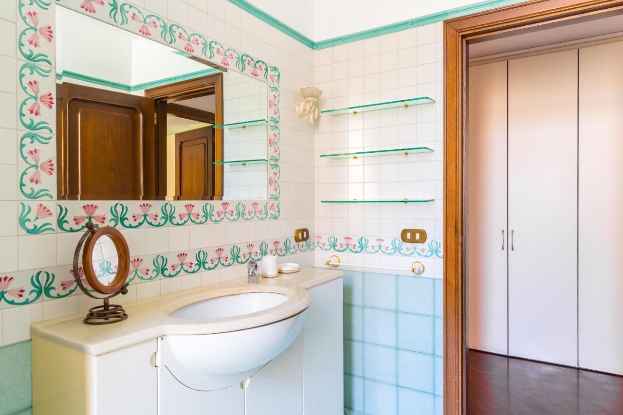 Grand Classic Apartment At San Martino By Napoliapartments Luaran gambar