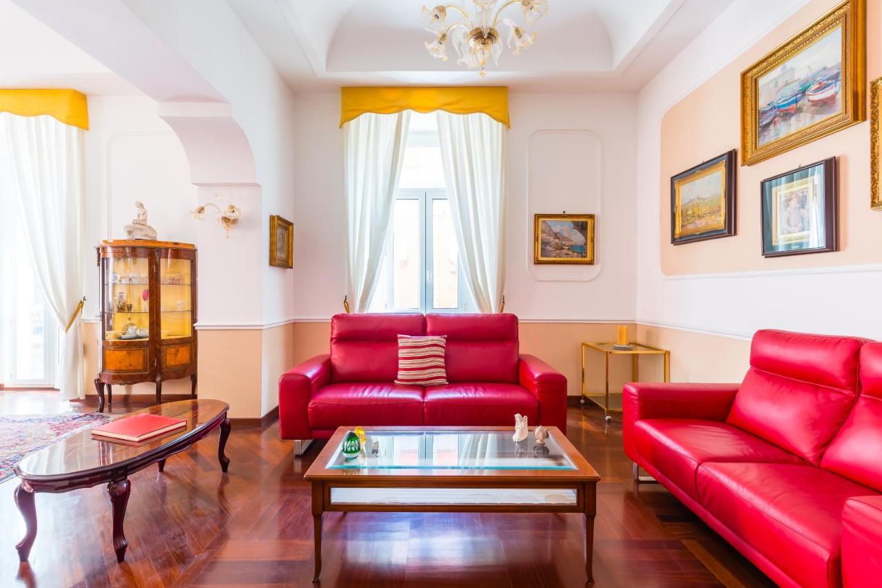 Grand Classic Apartment At San Martino By Napoliapartments Luaran gambar