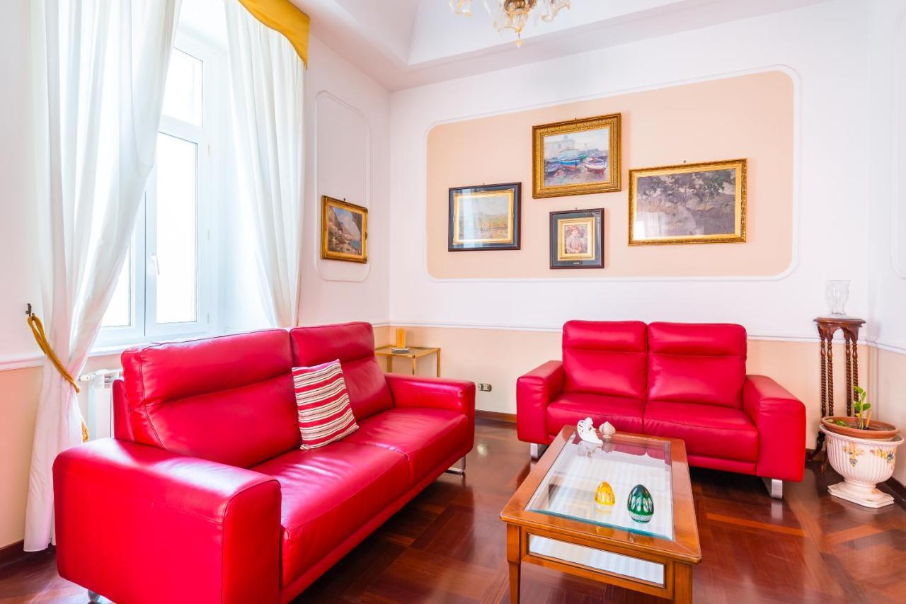 Grand Classic Apartment At San Martino By Napoliapartments Luaran gambar