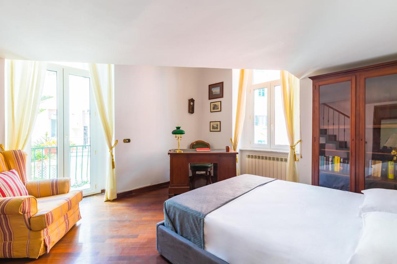 Grand Classic Apartment At San Martino By Napoliapartments Luaran gambar