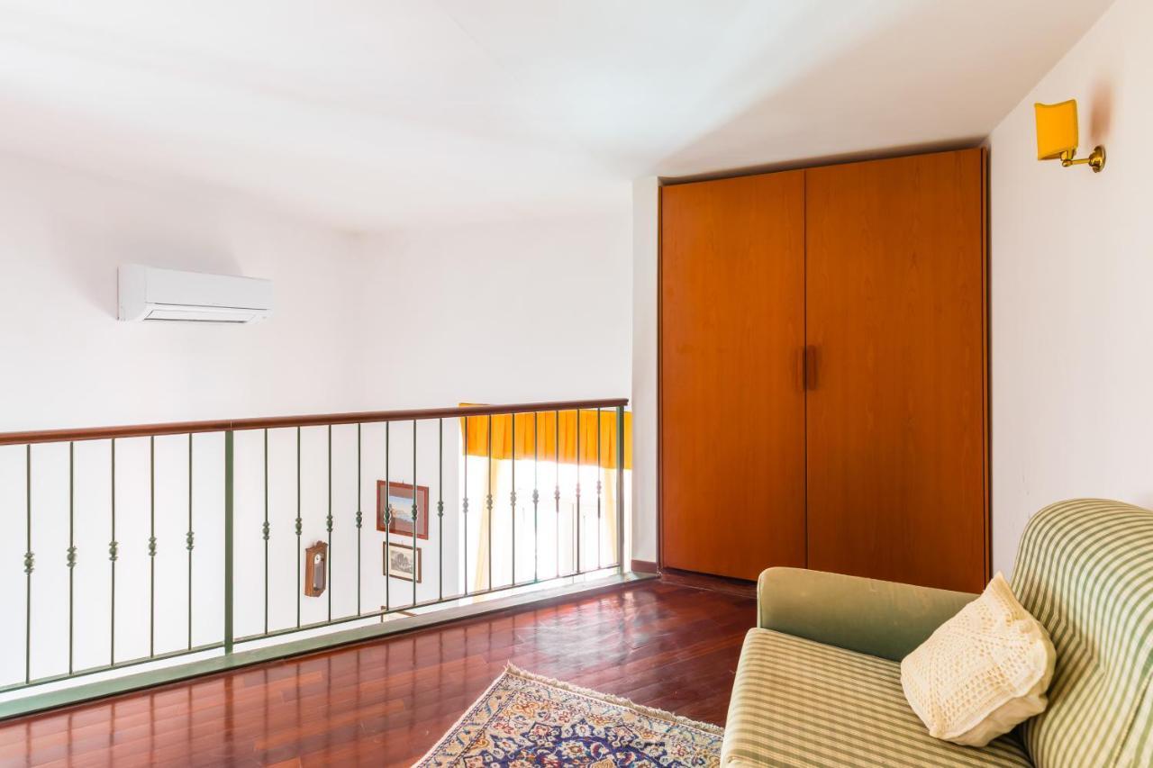 Grand Classic Apartment At San Martino By Napoliapartments Luaran gambar